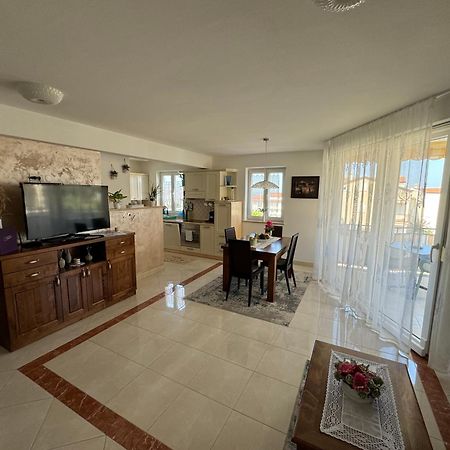 Appartement Sunny Maj 波雷奇 外观 照片